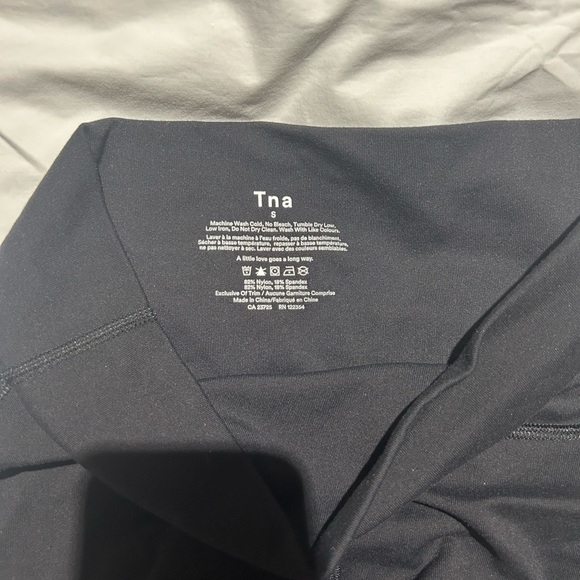 Aritzia TNA size small never worn black shorts 2” inseam - Picture 2 of 3